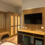 Hani I Gjelit Hotel, Hotel