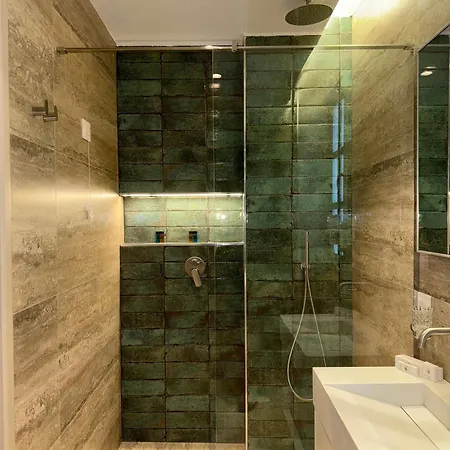 מלון Hani I Gjelit Hotel, קורצ'ה