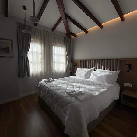Hani I Gjelit Hotel, Görice