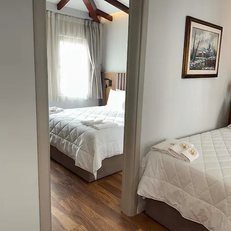 מלון Hani I Gjelit Hotel, 5*