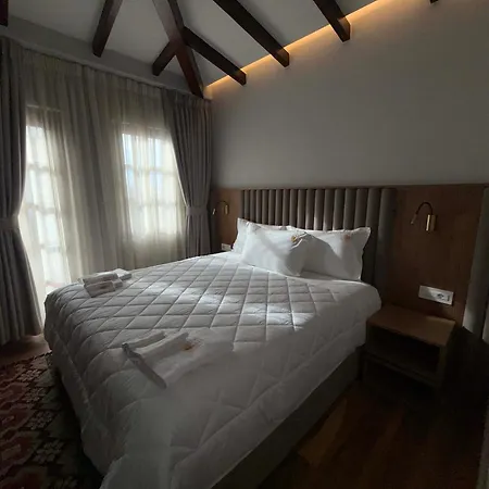 מלון Hani I Gjelit Hotel,