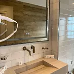 Hotel Hani I Gjelit Hotel, 5*