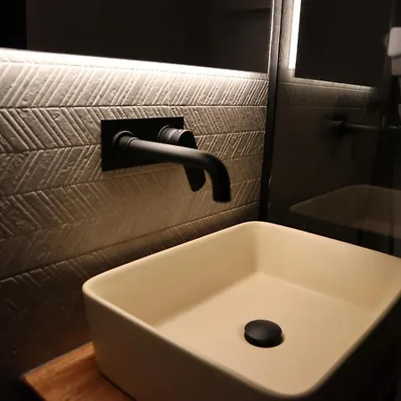 Hani I Gjelit Hotel,