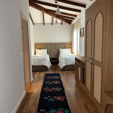 Hani I Gjelit Hotel, Hotell Korça