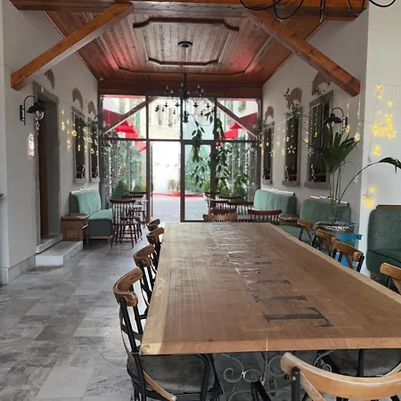 Hani I Gjelit Hotel, Korça