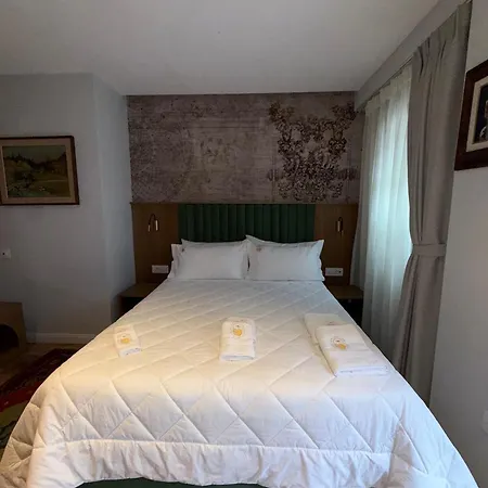 Hani I Gjelit Hotel, Korce