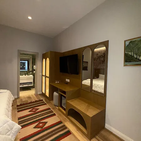 Hani I Gjelit Hotel, Korce