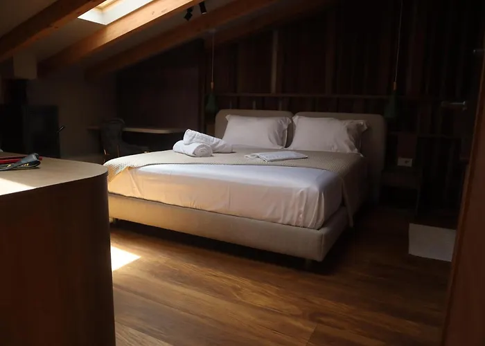 Hani I Gjelit Hotel, Hotel