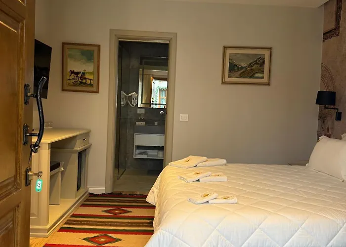 Hani I Gjelit Hotel,